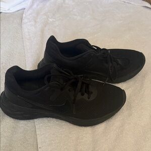 Nike Men's Black Athletic Shoes